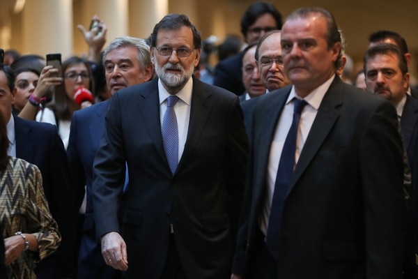La llegada del primer ministro español Mariano Rajoy al Senado (REUTERS/Susana Vera)