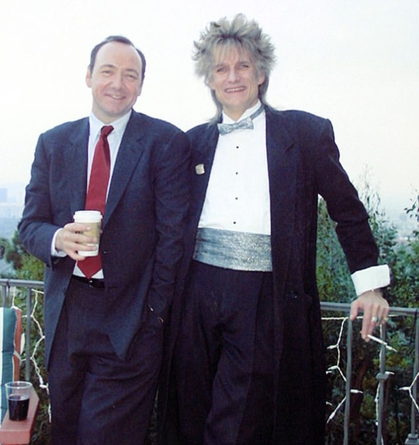 Kevin Spacey con su hermano Randall Fowler en 2003