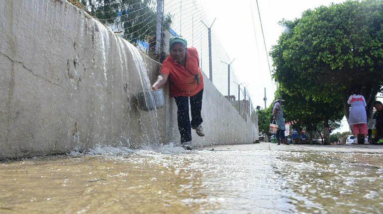 Agua desfogado en la planta de tratamiento de Semapa en Cala Cala | Daniel James