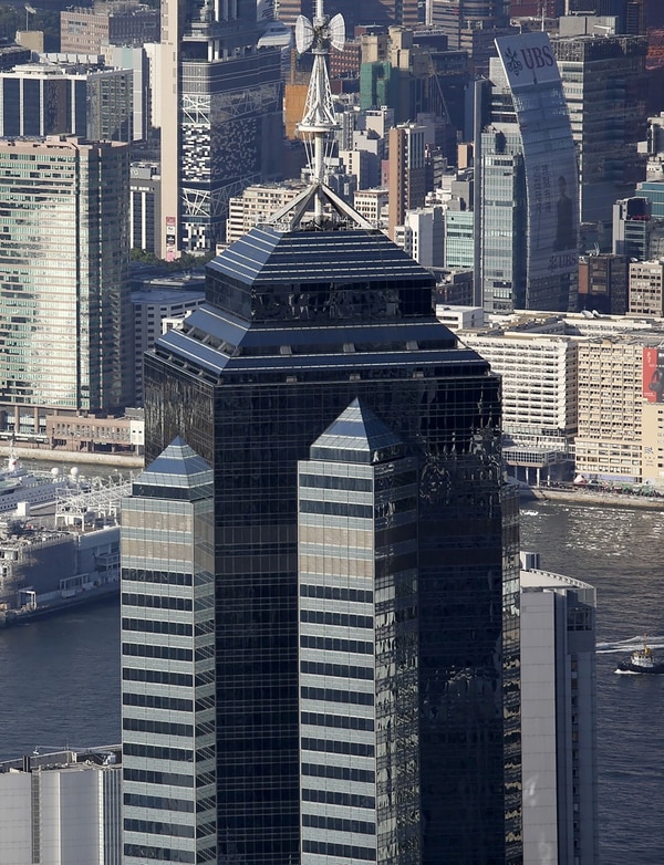 The Center es el quinto rascacielos más alto de Hong Kong