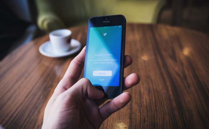 Twitter se defiende de sus políticas laxas