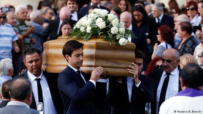 Beerdigung der ermordeten Journalistin Daphne Caruana Galizia auf Malta (Reuters/A. Bianchi)