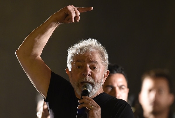 El ex presidente Lula da Silva es quien lidera las encuestas (AFP PHOTO / DOUGLAS MAGNO)