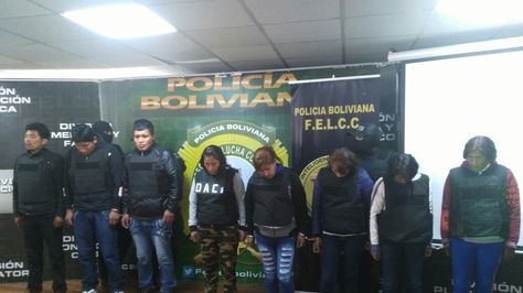 La Policía presenta a los detenidos acusados de atraco. Foto: Kattya Valdés