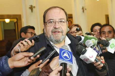 Roberto Aguilar, ministro de Educación.