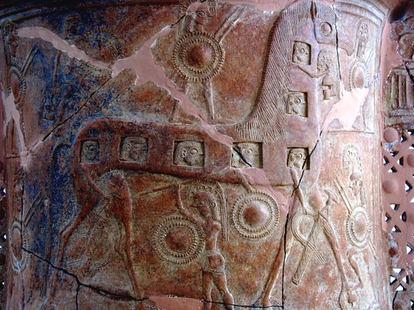 La vajilla encontrada en Mykonos, del 670 a.C