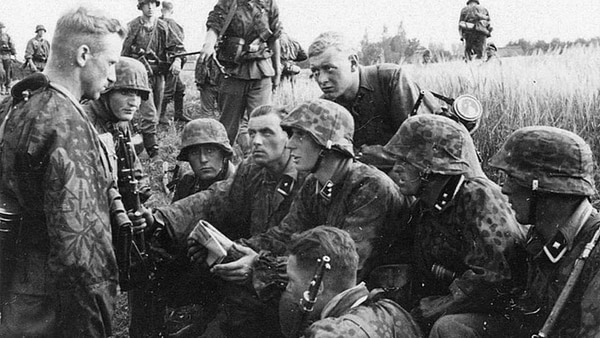 Cuando los miembros de las Fuerzas Armadas alemanas recibían 24 meses de instrucción, los soldados de la SS al servicio de Hitler contaban con solo 16 meses de formación