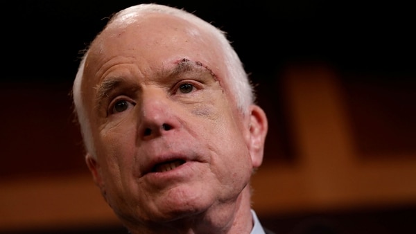 El senador John McCain le pidió a Moore que dé un paso al costado para que los votantes de Alabama “elijan a un senador del que puedan sentirse orgullosos”.
