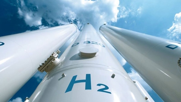 El hidrógeno es un gas que se puede utilizar para almacenar electricidad o como carburante para los vehículos eléctricos. Se produce a partir del gas natural, un combustible que emite CO2 aunque se puede obtener de forma mucho más ecológica por electrólisis del agua