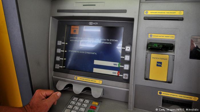 Griechenland Geldautomat außer Betrieb (Getty Images/AFP/S. Mitrolidis)
