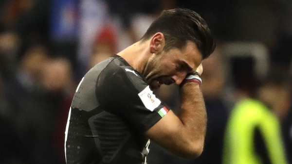 Gianluigi Buffon: el arquero italiano de 39 años se quedó sin chances de jugar su sexto Mundial (AP)