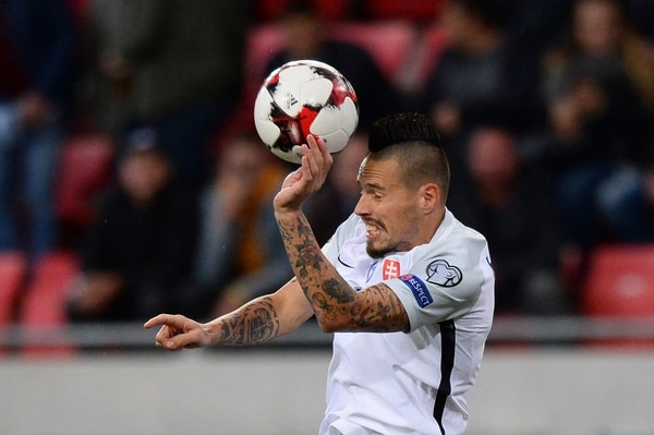 Marek Hamsik: símbolo del Napoli que manda en el Calcio, no irá por la caída de Eslovaquia (AFP)