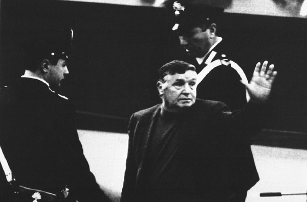 Totó Riina durante un juicio el 4 de marzo 1993 (AP Foto, files)