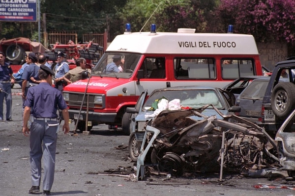 El coche bomba usado para matar al juez Paolo Borsellino el 19 de julio de 1992 (AP Foto/Alessandro Fucarini, archivo)