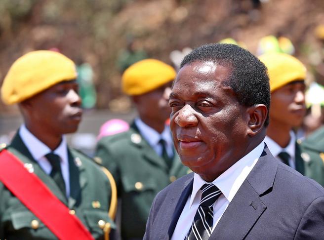 El ex vicepresidente de Zimbabue Emmerson Mnangagwa toma el relevo de Mugabe al frente del partido gubernamental