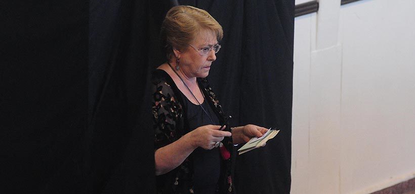 Bachelet pide tono conciliador a candidaturas que pasen a posible segunda vuelta