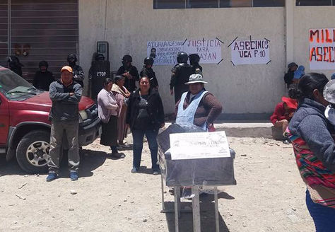 Protesta vecina por muerte de un ciudadano en Oruro