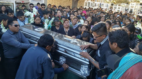 El entierro de Bryan en Oruro