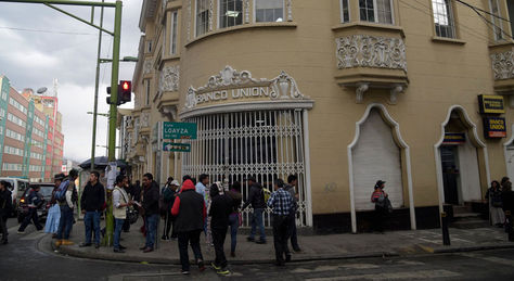 Frontis del edificio central del Banco Unión en la calle Loayza de La Paz