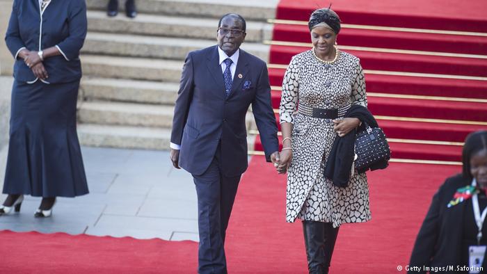 Robert y Grace Mugabe.