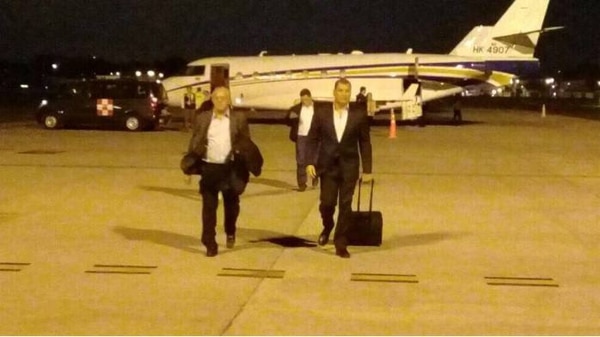 Correa en su momento de llegada a Guayaquil. (El Universo)