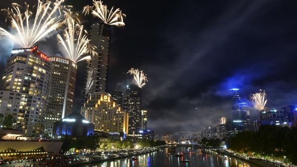 Fuegos artificiales durante la Nochevieja de 2013 en Melbourne (Getty Images)
