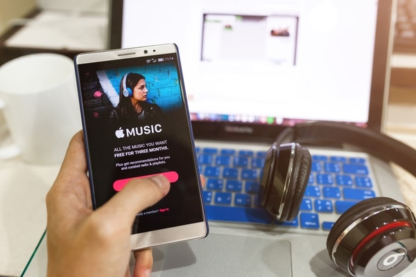 El streaming (62%) y las descargas digitales (19%) lideran la manera de consumir música