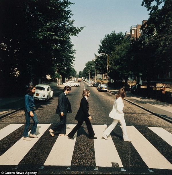 Una de las fotos descartadas para la portada del álbum “Abbey Road”