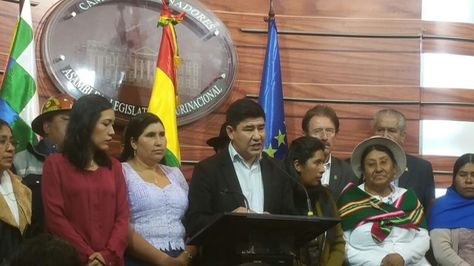 El oficialismo salió a defender el fallo del TCP que habilita la repostulación de Evo Morales