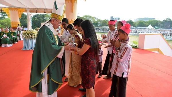 El papa Francisco durante una de sus últimas misas en el país asiático. (Reuters)