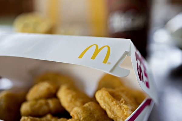 Una caja de McDonald’s con “nuggets” de pollo en una tienda de Tiskilwa (Illinois) (Daniel Acker/Bloomberg/The Washington Post)