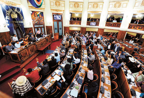 Resultado de imagen para El pleno de la Cámara de Diputados bolivia