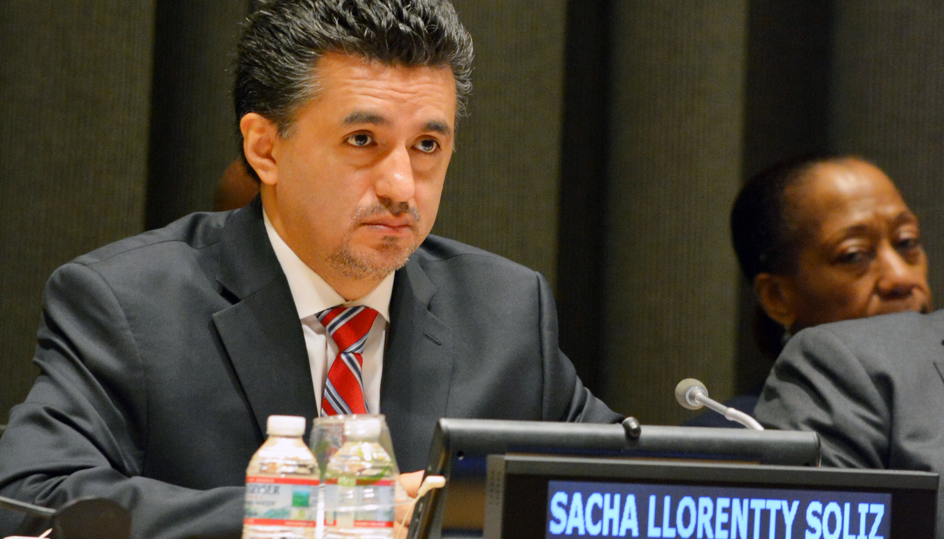 Resultado de imagen para l embajador de Bolivia, Sacha Llorenti,