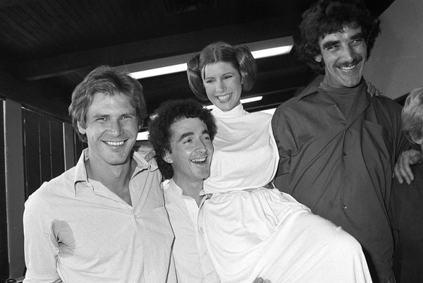 1978 – actores Harrison Ford, Anthony Daniels, Carrie Fisher y Peter Mayhew (AP Photo/George Brich, File)