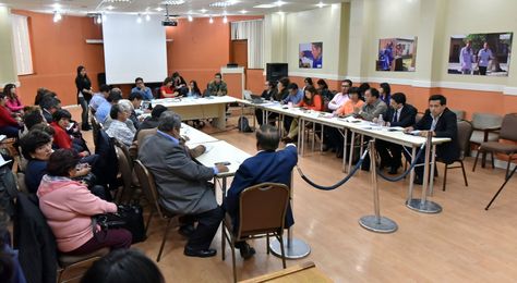 Diálogo entre las autoridades del Gobierno y los drigentes de los médicos de Bolivia. Foto: Álvaro Valero