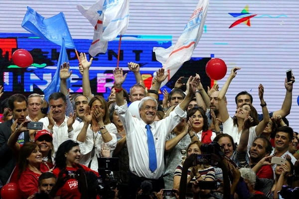 Piñera durante el acto de cierre de campaña en Santiago (REUTERS/Ivan Alvarado)