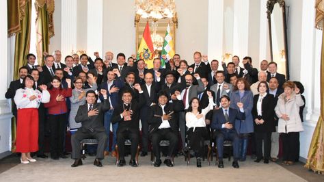 El presidente Evo Morales en la foto oficial con representantes diplomáticos. Foto:Cancillería
