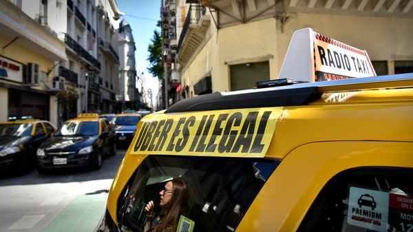 Los taxistas protestaron en contra del Uber en todo el mundo. En la foto, una manifestación en Buenos Aires (Gustavo Gavotti)