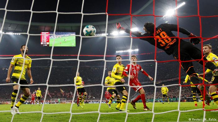 DFB Pokal Bayern München vs Borussia Dortmund - Tor 2:0 (Reuters/M. Rehle)