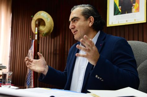 El viceministro de Autonomías, Hugo Siles, en una pasada entrevista. Foto: La Razón - archivo