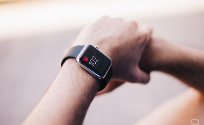 Apple quiere incluir un sensor para realizar electrocardiogramas en el Apple Watch