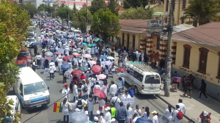 médicos