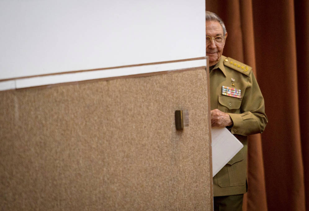 Foto: El presidente Raúl Castro se prepara para pronunciar un discurso durante la Asamblea Nacional en La Habana, el 21 de diciembre de 2017. (Reuters/Cubadebate)