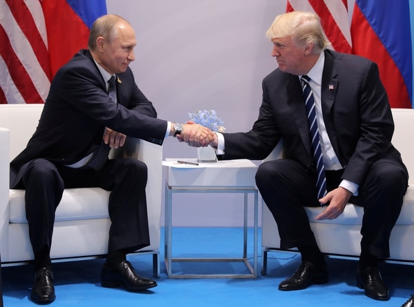 Vladimir Putin y Donald Trump en la cumbre del G20 en Alemania (Reuters)
