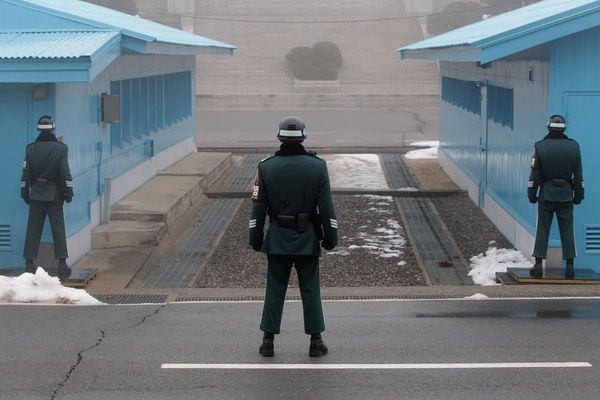 Soldados de Corea del Sur en la zona desmilitarizada (Chung Sung-Jun/Getty Images)