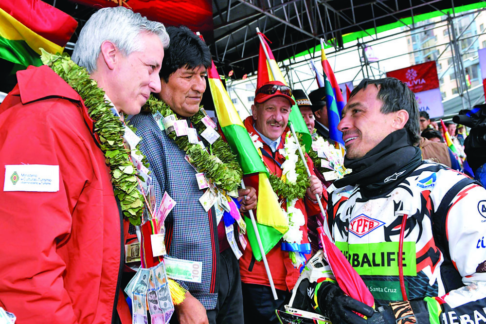 La represión y un piloto empañan la fiesta de Evo