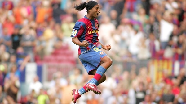Ronaldinho dejó su huella en el Barcelona FC, entre otros grandes clubes del mundo (Shutterstock)