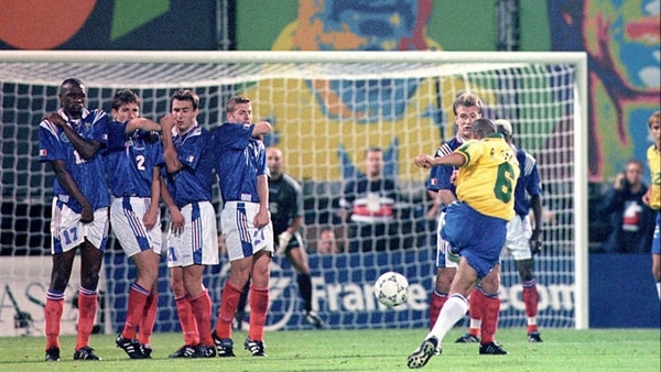 El gol de Roberto Carlos a Francia es uno de los más recordados de su carrera
