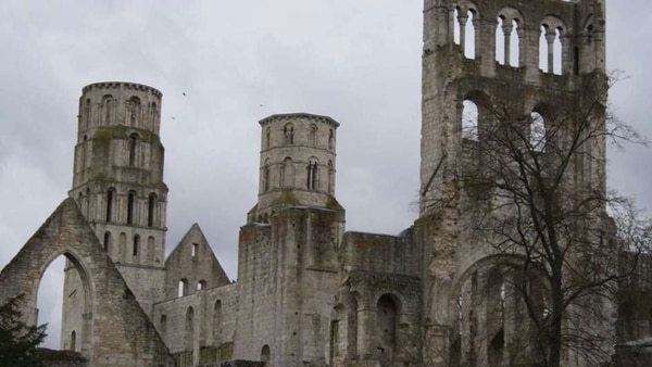 Una capilla de estilo neogótico será subastada en Francia por “apenas” 5.000 euros