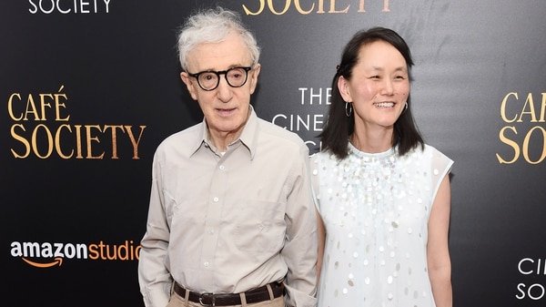 Woody Allen junto a su esposa e hijastra hijastra Soon-Yi Previn. (Getty Images)